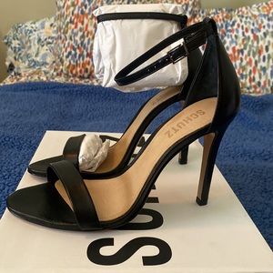 SCHUTZ - Cadey Lee Leather Sandal  (color:Black)